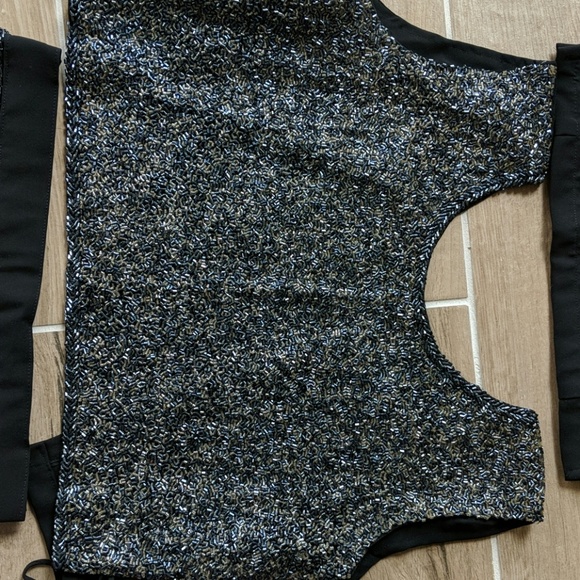 Black 2-piece gown - Picture 3 of 8